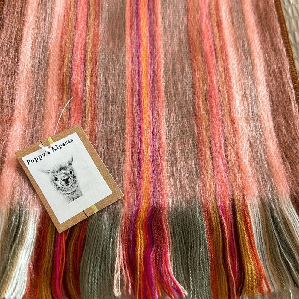 Beautiful alpaca scarf from Ecuador so soft and warm! Poppy’s Alpaca Farm - Picture 3 of 10